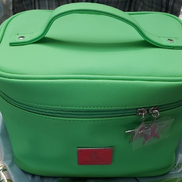 💚🩷Jeffree Star RARE train case. - Picture 1 of 7
